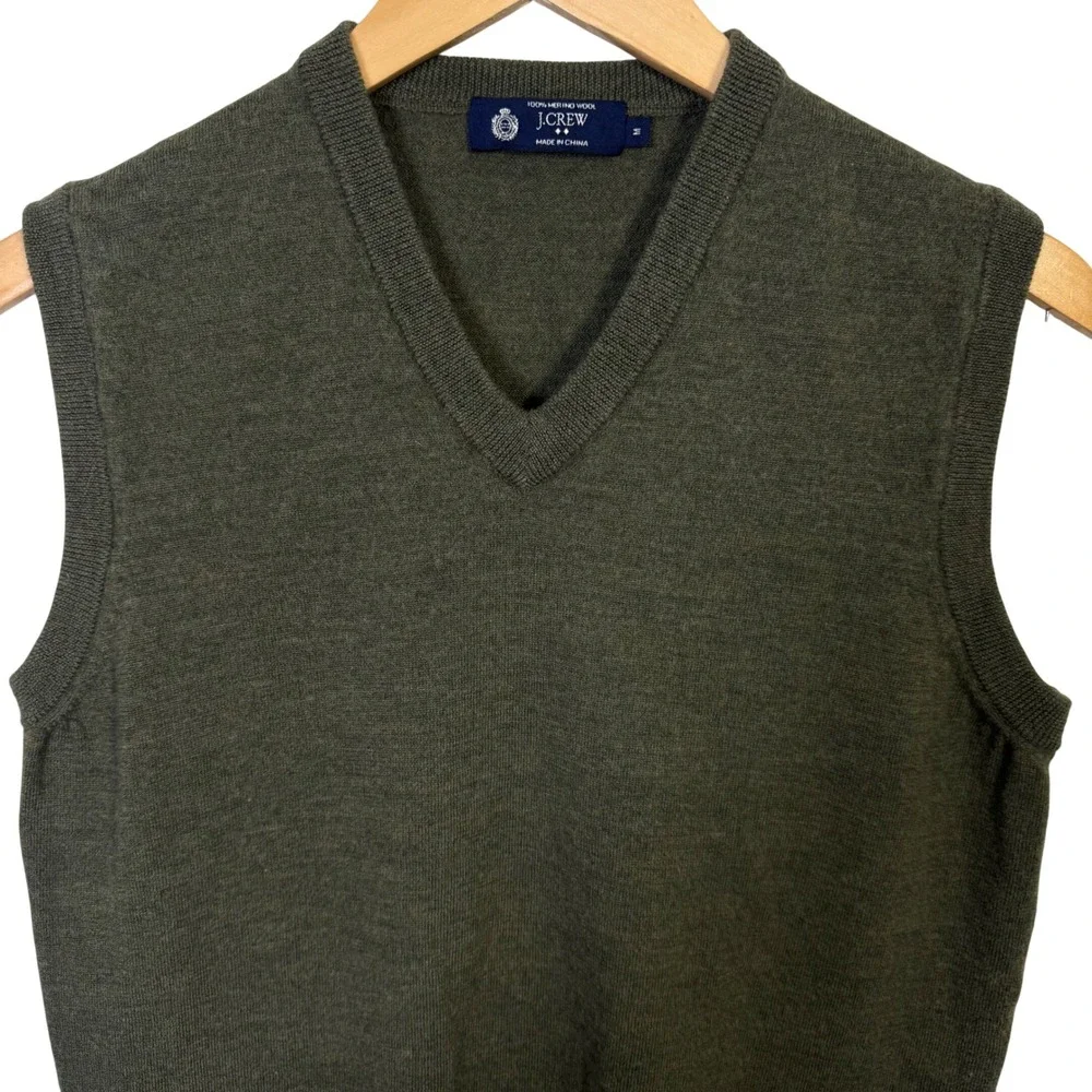 J.‎ Crew Mens Sweater Vest Medium Merino Wool Olive Green V Neck *Flaw
